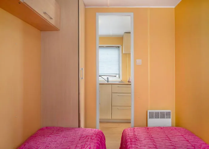 T2 V - 15 Min From Nazare *